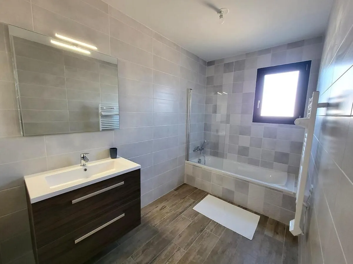 Cottage De Villepey, Villa Near Beach, Swimming Pool Frejus France